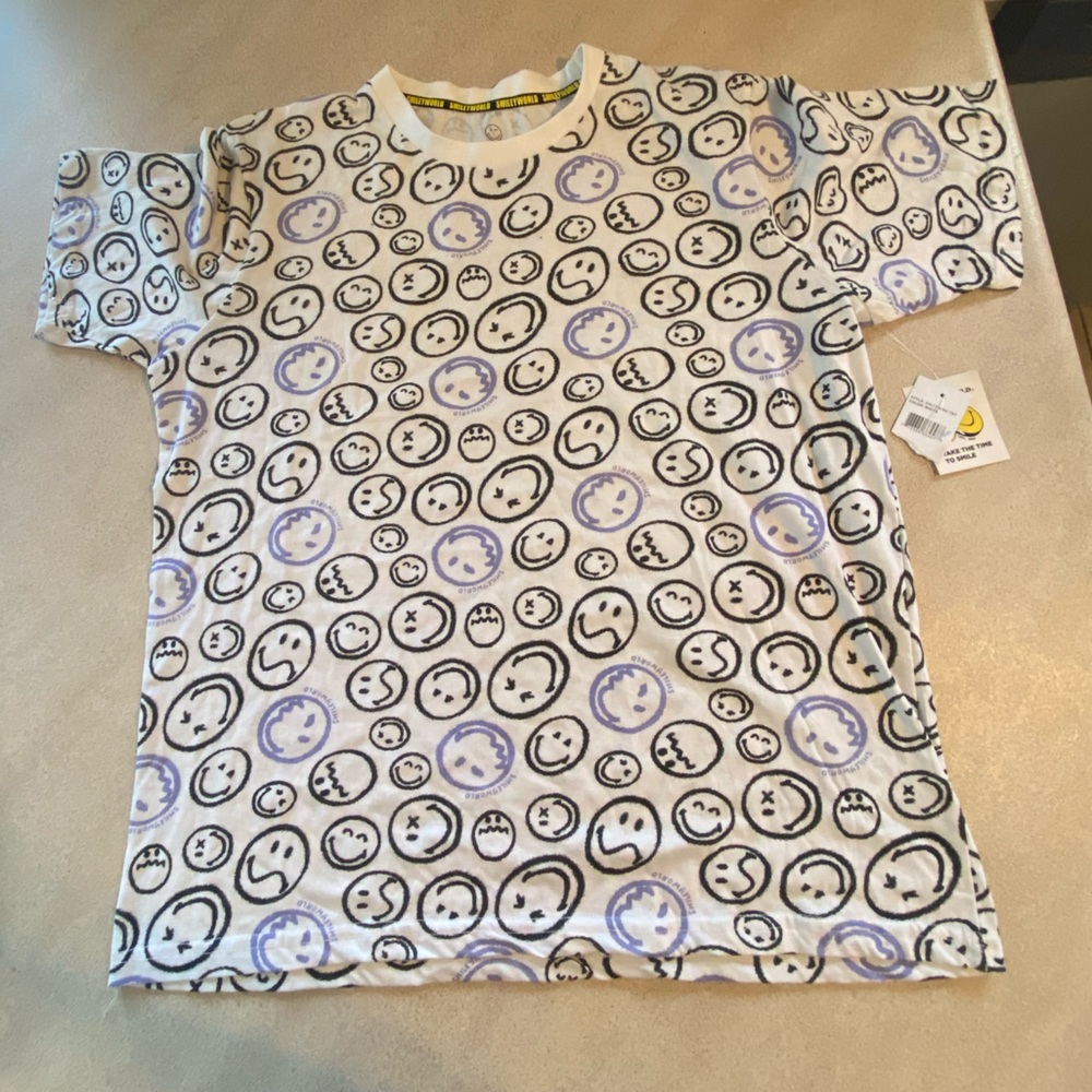 Smiley word shirt